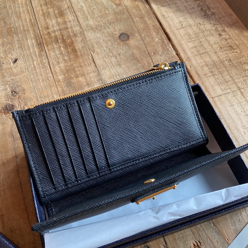 Prada wallet - Picture 3 of 6